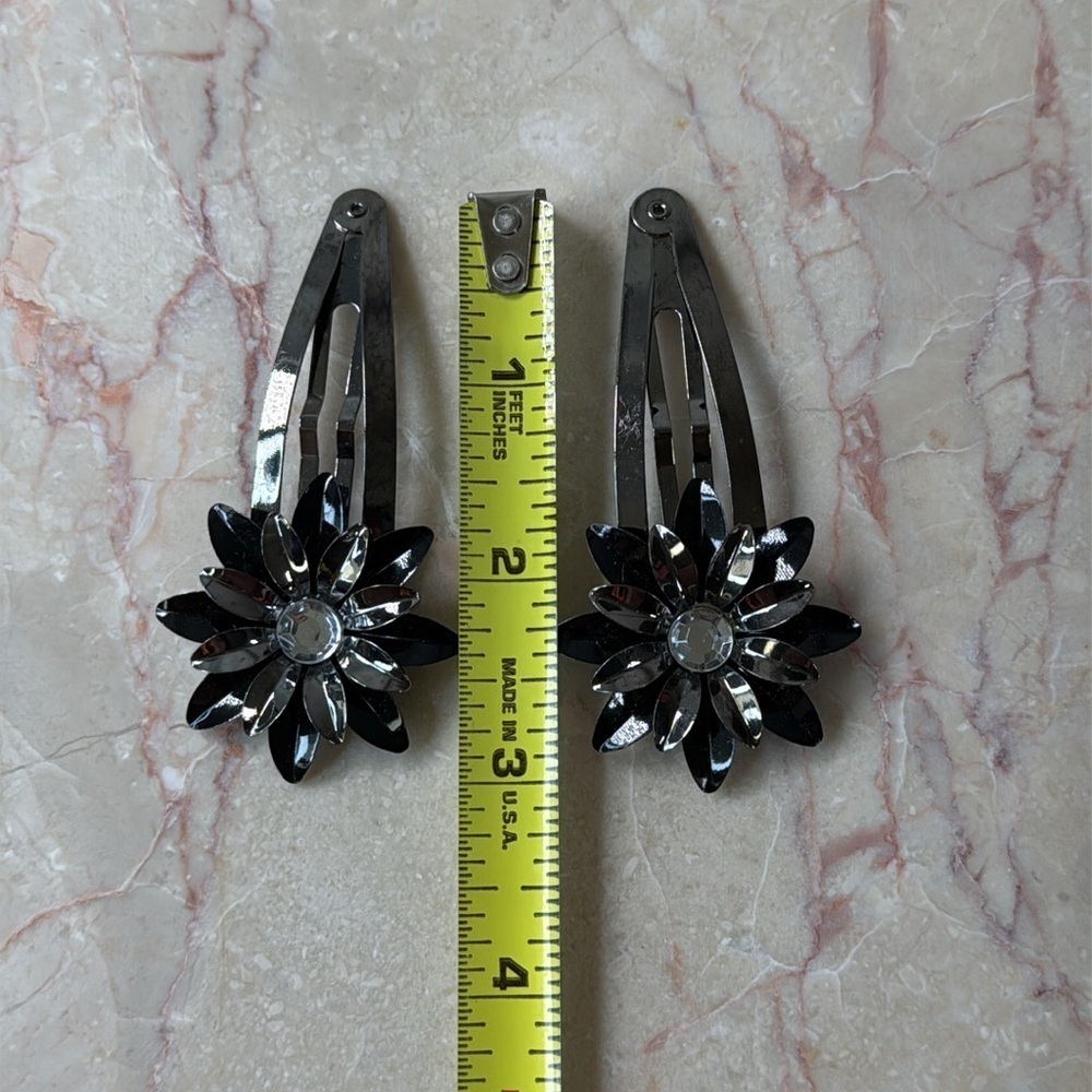 Hair Clips - Picture 2 of 3